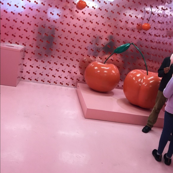 Meet your Posher, Essence - Picture 1 of 1